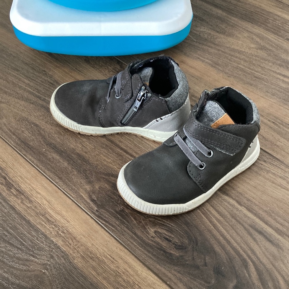 Cat & Jack Boys Shoe Boot Size 6